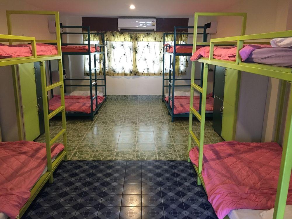 Tid Tarad Hostel Хуа Хин Екстериор снимка